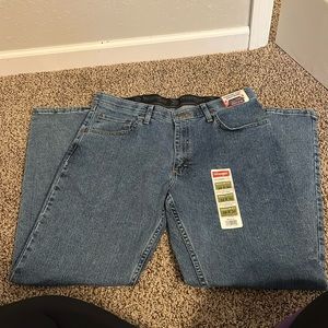 BRAND NEW Wrangler Men’s Jeans Regular Fit Comfort Flex Waistband